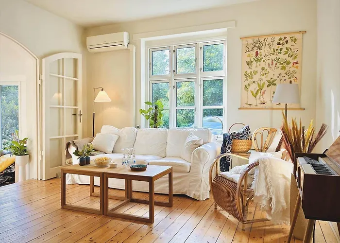 1645-graested-udsholt-strandvej-101 * Græsted